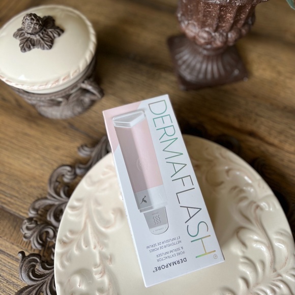 NEW IN BOX DERMAFLASH Dermapore Pore Extraction Tool Serum Infuser New Unopened - Picture 1 of 2